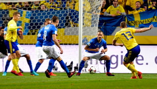 Jakob Johansson anotó el único gol del encuentro, para darle a Suecia una mínima ventaja. (AP)