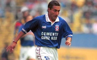 Julio Zamora jugó con el Cruz Azul en la década de los 90's. (Archivo)