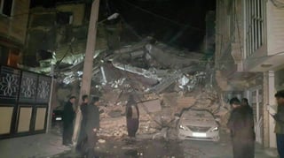 Destrucción. Las televisiones kurdoiraquíes mostraron imágenes de edificios derrumbados. (TWITTER)