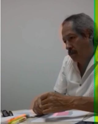 El video muestra al titular de Asuntos Internos de la Presidencia Municipal, Benjamín Noyola del Río, presionando a policías municipales 'reprobados' para que renuncien. (ESPECIAL) 
