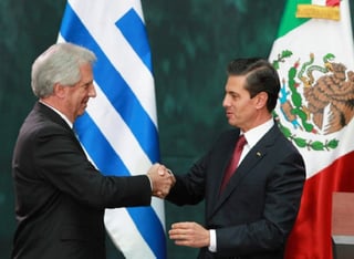 El presidente de Uruguay mejor ni corrigió a Peña Nieto. (INTERNET)