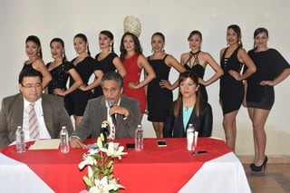 Se realizó la presentación de las ocho señoritas que participan en el certamen para elección de la Reina del 123 Aniversario de haber sido elevada a nivel de Ciudad. (ARCHIVO)