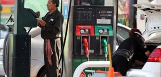 Tendencia. Para 2018 las gasolinas podrían tener un incremento hasta del 20 por ciento. (ARCHIVO)