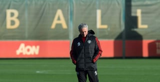 Mourinho espera el regreso de Zlatan antes del fin de año. (ARCHIVO)