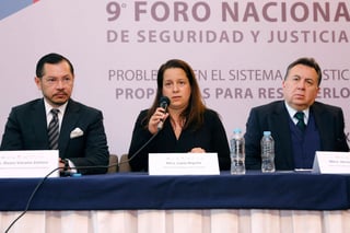 Foro. Presentan foro Álvaro Vizcaíno, secretario del SNSP; la  investigadora Layda Negrete y el director Héctor Salazar. (AGENCIAS)