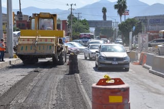 La administración actual del Sistema Integral de Mantenimiento Vial (SIMV) dejará como herencia para el año entrante y la próxima administración un pendiente de pavimentar con urgencia de unos tres millones de metros cuadrados en Torreón. (EL SIGLO DE TORREÓN/FERNANDO COMPEÁN)