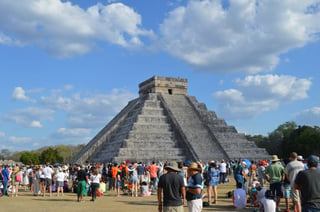 Patrimonio.  La zona arqueológica de Chichén Itzá, en polémica por fotografía.