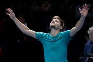 El belga David Goffin es uno de ellos, al derrotar al suizo Roger Federer en semifinales, y disputará sus primeras Finales ATP como clasificado. (AP)