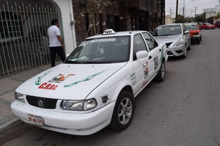 Conflictos. Organizaciones de taxistas mantienen disputas por las bases o sitios, una modalidad que ya se había erradicado. (ARCHIVO)