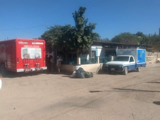 Sujetos armados asaltaron al operador de un camión repartidor de refrescos en el ejido Santa Fe de la ciudad de Torreón. (EL SIGLO DE TORREÓN)