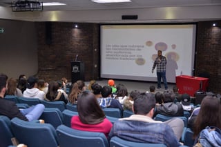 Presentación. Francisco Alanís, fundador de Sopitas.com, charló con alumnos de la Universidad Iberoamericana de Torreón. (EL SIGLO DE TORREÓN)
 
