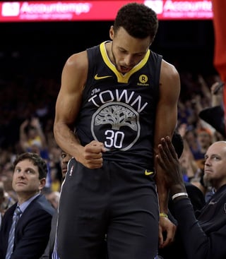 Stephen Curry anotó 27 puntos en la victoria de Warriors. Warriors supera mal inicio ante Pelicans