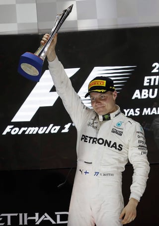 Valtteri Bottas, piloto de Mercedes, conquistó el Gran Premio de Abu Dhabi, última carrera del 2017.
