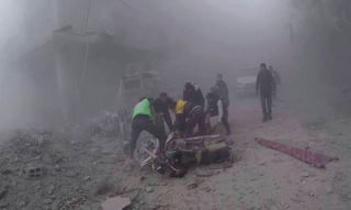 Violento. Siguen los ataques en Siria, ayer se registraron cerca de la capital Damasco. (EFE)