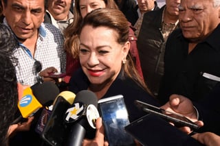 Alegría. La alcaldesa Leticia Herrera se suma al entusiasmo de los priistas, luego de que el Trife falló a favor de Miguel Riquelme. (EL SIGLO DE TORREÓN)