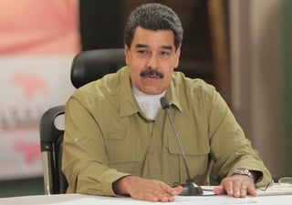 Entre los vítores de los trabajadores de la petrolera, Maduro afirmó también que 'gracias al pueblo tenemos Asamblea Nacional Constituyente y la Asamblea Nacional adeca burguesa no hace falta, no existe'. (ARCHIVO)
