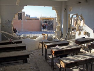 Ataque. Las bombas cayeron en una escuela de Damasco, dejando al menos 11 muertos y heridos. (ESPECIAL)