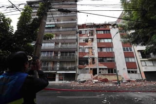 A un mes y medio del sismo del 19 de septiembre, la Ciudad no ha recibido un peso del Fondo de Desastres Naturales (Fonden), afirmó el Jefe de Gobierno, Miguel Ángel Mancera. (ARCHIVO)