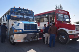 Verifican. La Subdirección de Transporte en La Laguna seguirá verificando a transportistas por varios aspectos. (ARCHIVO)