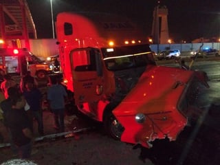 Se registra choque múltiple entre cuatro vehículos en la carretera Torreón-Matamoros frente al Campo Militar (ESPECIAL)