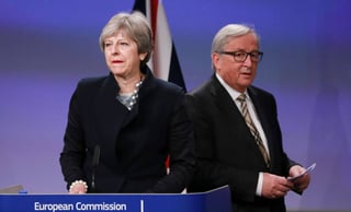 Negociación. Theresa May y Jean-Claude Juncker coincidieron en señalar el progreso alcanzado en los últimos días. (EFE)