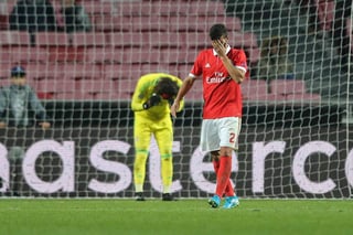 Benfica perdió en casa 2-0 ante Basilea y se despidió de la Champions sin sumar puntos. (EFE)