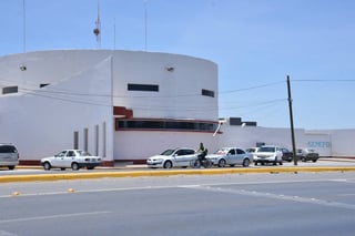 Harán autopsia. El cuerpo de Francisco López fue llavado hasta el edificio del Semefo local. (ARCHIVO)