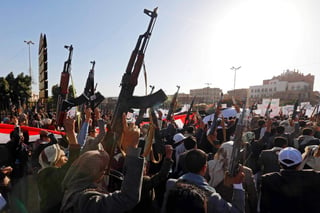 El cuerpo de Saleh permanece en manos de las milicias rebeldes en un lugar desconocido y se niegan a entregarlo porque desean abrir un archivo de investigación con la Fiscalía General de Yemen, declaró este viernes una fuente anónima en Saná, citada por medios de comunicación locales. (ARCHIVO)