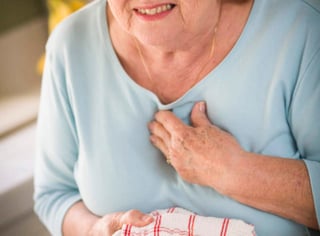 Los enojos constantes también tienen consecuencias en el corazón, con aumento del ritmo cardíaco, presión arterial, flujo sanguíneo, además de que se produce vaso dilatación, agitación, sudoración, taquicardia y en personas muy susceptibles, puede ocasionar un infarto. (ARCHIVO)