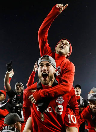 El Toronto FC se proclamó campeón de la Liga Profesional de Futbol de Estados Unidos (MLS) ayer. Toronto levanta  su primer título