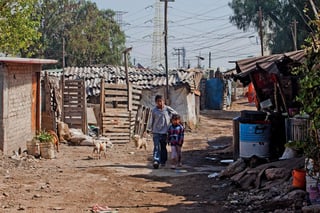 Situación.  Entre las localidades con más personas en situación precaria en 2015 se ubicó a Ecatepec, Estado de México, con 786 mil. (EL UNIVERSAL)