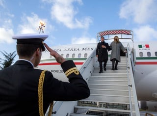 Peña Nieto arribó acompañado por la primera dama Angélica Rivera. (NOTIMEX) 