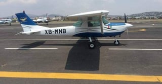 La aeronave partió del aeropuerto de Cuernavaca, Morelos, desde donde el plan de vuelo indicó que sobrevolarían el tramo correspondiente a la ciudad de Iguala en un tiempo estimado de una hora y media. (ESPECIAL) 
