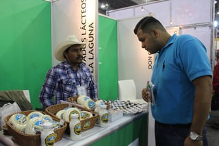 Proyectos. Laguneros exhibieron sus productos en la Expo Alimentria 2017 organizada por la Sagarpa. (ARCHIVO)