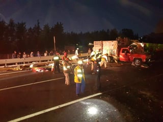 El incidente ocurrió la madrugada de este martes en el kilómetro 73+500 de la autopista México-Puebla, a la altura de Santa Rita Tlahuapan. (TWITTER)

