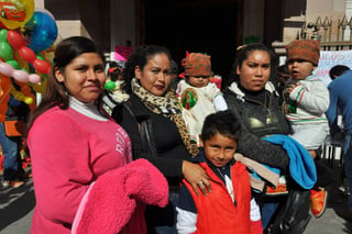 Celebración. En el día de la Virgen de Guadalupe, muchos niños se vistieron como San Juan Diego. (GUADALUPE MIRANDA) 
