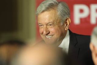Andrés Manuel López Obrador inició el camino de su precandidatura presidencial por Morena. (ARCHIVO)