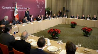 Peña Nieto sostuvo una reunión de trabajo con integrantes del Consejo Mexicano de Negocios. (TWITTER)