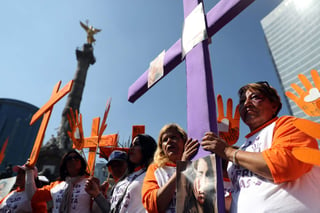 Según estudio, las mujeres jóvenes son asesinadas con más violencia en México. (ARCHIVO)