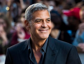 Según informó hoy el medio especializado Variety, Clooney figurará como productor ejecutivo de esta serie limitada de ocho episodios que escribirá Matt Charman, uno de los responsables del guion de la película de Steven Spielberg 'Bridge of Spies' (2015). (ARCHIVO)
