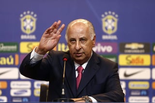 El presidente de la Federación Brasileña de Futbol (CBF), Marco Polo Del Nero, fue suspendido ayer durante 90 días por el Comité de Ética de la FIFA, por la violación de las reglas de este organismo. (EFE)   