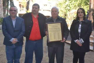 Exitoso. El Consejo Regional de la Abogacía reconoció ayer la amplia trayectoria del también cronista de Torreón.  (ANGÉLICA SANDOVAL)