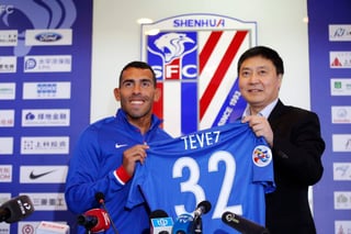 Carlos Tévez llegó en enero de 2017 al Shanghái Shenhua de la Superliga china. (ARCHIVO)