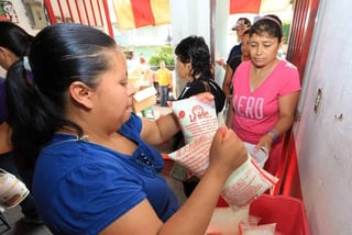 Para el próximo año se invertirán más de 18 mil millones de pesos en programas sociales en beneficio de aproximadamente seis millones de habitantes del Estado de México. (ARCHIVO)