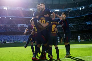 Barcelona ganó 0-3 en el estadio Santiago Bernabéu al Real Madrid. (EFE)