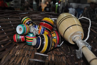 Los juguetes artesanales contribuyen al fomento de las tradiciones mexicanas en las nuevas generaciones y por lo general, no cuestan más de 50 pesos.
