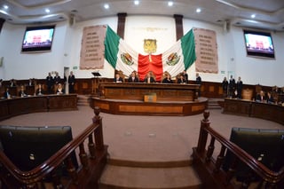 A cuatro días de concluir la LX Legislatura, diputados locales del oficialista PRI y el opositor PAN pelean el control del Congreso de Coahuila a través de reformas a la Ley Orgánica del parlamento de cara a la próxima legislatura en la que ningún partido contará con mayoría absoluta. (ARCHIVO)