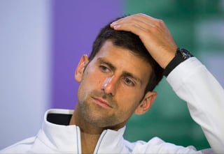 Novak Djokovic dijo que aún siente dolor en el codo derecho y que solo volverá cuando esté 100% sano. (Archivo)