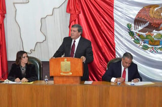 González rindió la protesta de ley en el primer minuto de este 1 de enero ante la comisión permanente del congreso de diputados del estado, para un periodo de seis meses que terminará el próximo 30 de junio, indicaron fuentes legislativas. (EL UNIVERSAL)