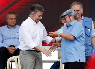 Ahora que terminó el periodo de guerra insurgente, la Fuerza Alternativa Revolucionaria del Común (FARC), fundada en agosto de 2017 por exrebeldes de las Fuerzas Armadas Revolucionarias de Colombia, se alista para hacer política y la implementación del acuerdo de paz es uno de sus ejes, indicó. (ARCHIVO)